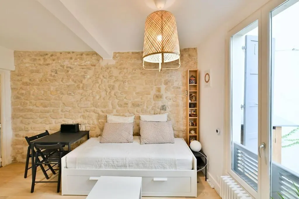 Studio Cache, Canal Saint-Martin Apartment Paris France